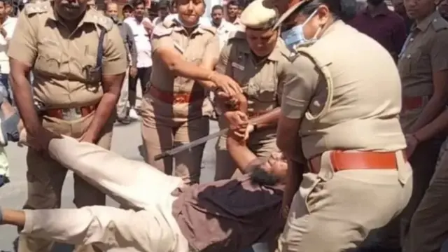 போராட்டம்