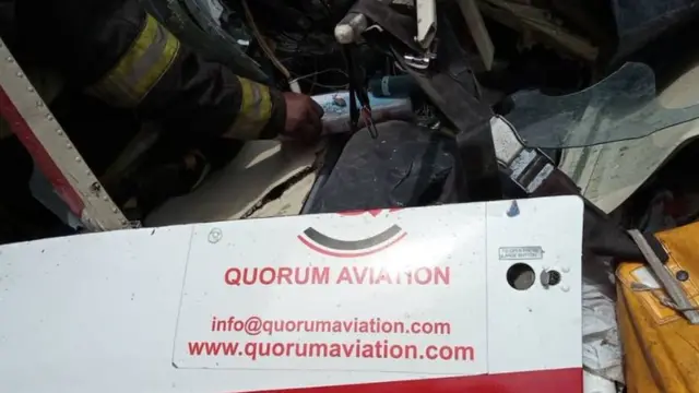 Akụkụ ụgbọelu ahụ kpọkasịrị