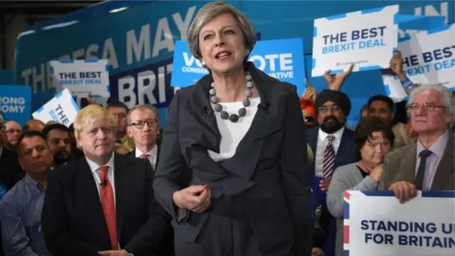 رئيسة الوزراء البريطانية تريزا ماي