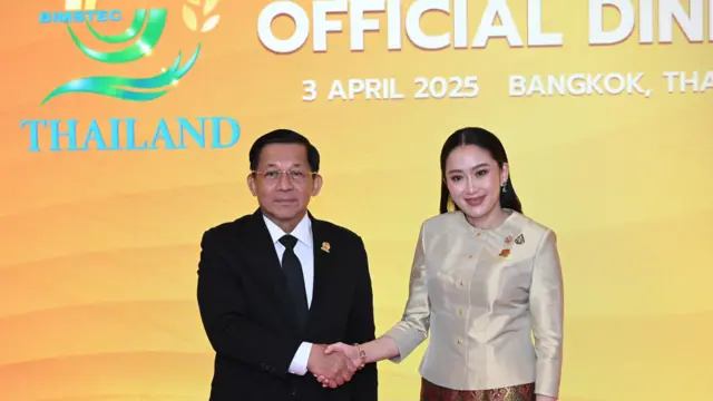 ထိုင်းနိုင်ငံမှာ သီးသန့်တွေ့ဆုံကြတဲ့ မြန်မာစစ်ခေါင်းဆောင်နဲ့ ထိုင်းဝန်ကြီးချုပ်