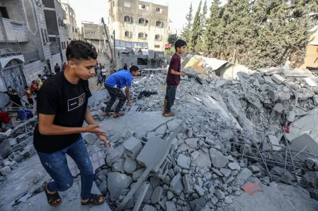 အစ္စရေး တစ်ထောင့်သုံးရာ သေဆုံးခဲ့ရတာကို လက်တုန့်ပြန်ပြီး ဂါဇာကို အပြင်းထန်ဆုံး ဗုံးကြဲ