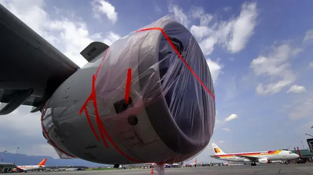 Avio-kompanije su 2010. godine primenjivale politiku „nulte tolerancije na vulkanski pepeo” za mlazne motore 