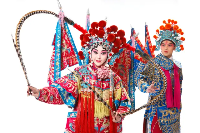 ကမ္ဘာကျော် ပီကင်းအော်ပရာသရုပ်ဆောင်တွေရဲ့ ဝတ်စုံအလှ