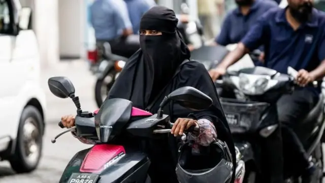 ஜோடி மீது தாக்குதல்