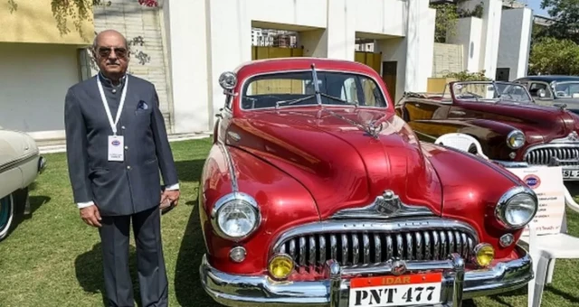 ઈડકના મહારાજા ભગીરથ સિંઘ