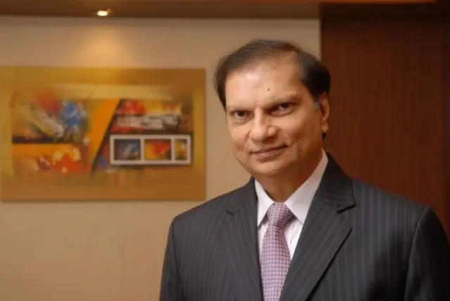 ஐந்து தப்பியோடிய குற்றவாளிகள்