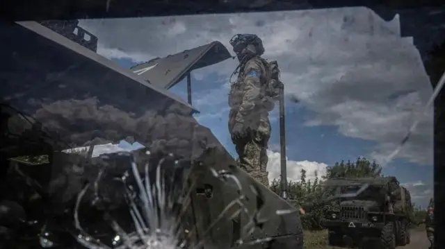 Wako chini ya shinikizo kubwa huko Kursk, chini ya mashambulizi ya mara kwa mara ya Kirusi