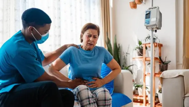 Calool istaag joogto ah, shuban, ama isbedelka qaabka saxaradaada waxay calaamad u noqon kartaa kansarka mindhicirka.