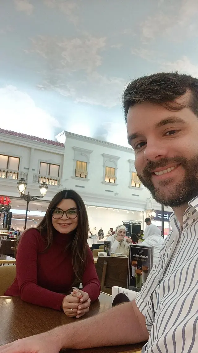 Ibis y su esposo en un selfie