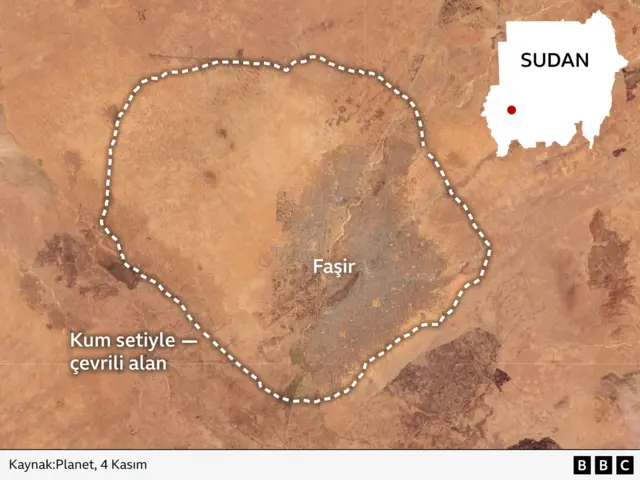 Sudan'ın uydu görünümü ve kum setiyle çevrili Faşir bölgesi
