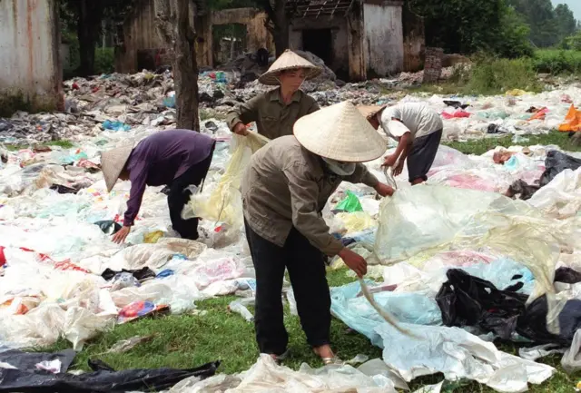 Báo cáo trong tháng 4/2024 của Liên Hiệp Quốc cho thấy Việt Nam đang là một trong những điểm đến hàng đầu của rác thải trên thế giới