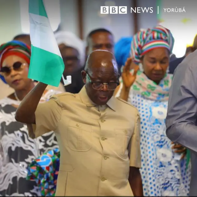 Gomina ipinlẹ Edo tẹlẹ, Adams oshiomole ti oun pẹlu ti figbakan ri jẹ alaga ẹgbẹ oṣel;u APC naa wa sibi eto isin naa