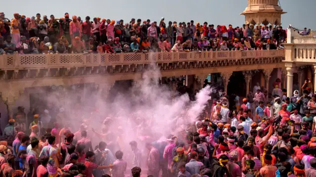 હોળીની ઉજવણી