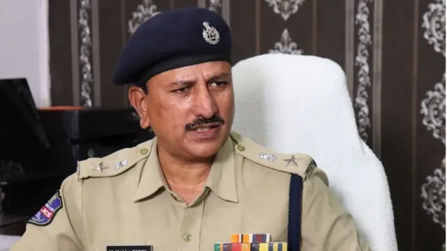 ஆசிபாபாத் காவல் கண்காணிப்பாளர் எம். மல்லா ரெட்டி