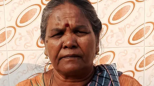 सेवानिवृत्त स्वास्थ्यकर्मी धनम 