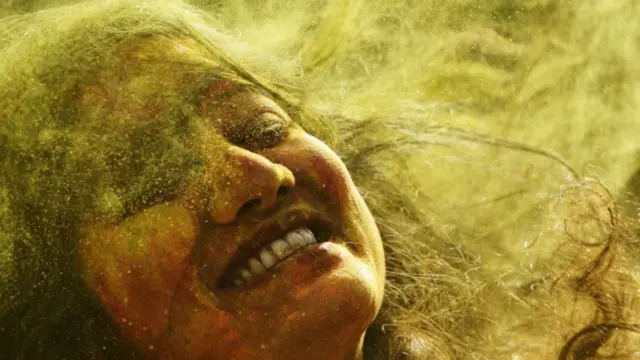 ધૂળેટીની ઉજવણીની તસવીર