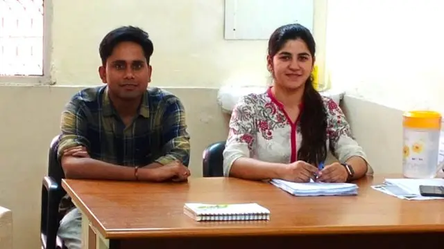 क्राइसिस सपोर्ट सेंटर में तैनात डॉक्टर गौरव और डॉक्टर साक्षी