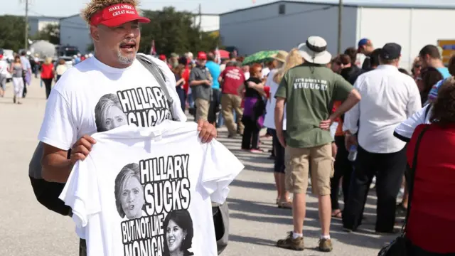 продавец маек с сексистским лозунгом в адрес Хиллари Клинтон