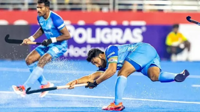 एफ़आईएच प्रो लीग के एक मैच में भारतीय खिलाड़ी