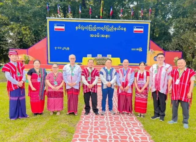 စစ်ကော်မရှင်ကဦးဆောင်လုပ်တဲ့ ဘားအံမြို့က ကရင်ပြည်နယ်နေ့ပွဲကိုတက်လာတဲ့ ကရင်လက်နက်ကိုင်တပ်ဦးဆောင်သူတွေ