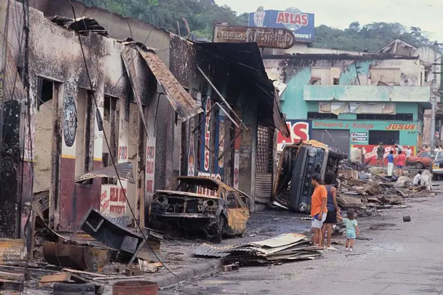 Almacenes destruidos en diciembre de 1989. 
