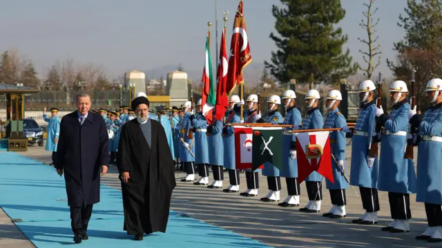 استقبال رسمی از رئیس جمهور ایران در آنکارا