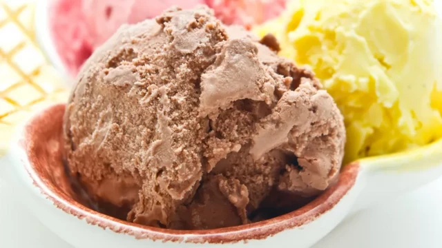 بستنی‌های رنگی