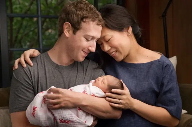 Mark Zuckerberg, su esposa Priscilla y su hija Max, el 1 de diciembre de 2015.