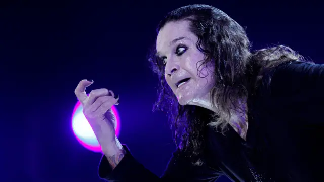 Ozzy durante un concierto en Brasilia 2011 como parte de su gira por Latinoamérica.
