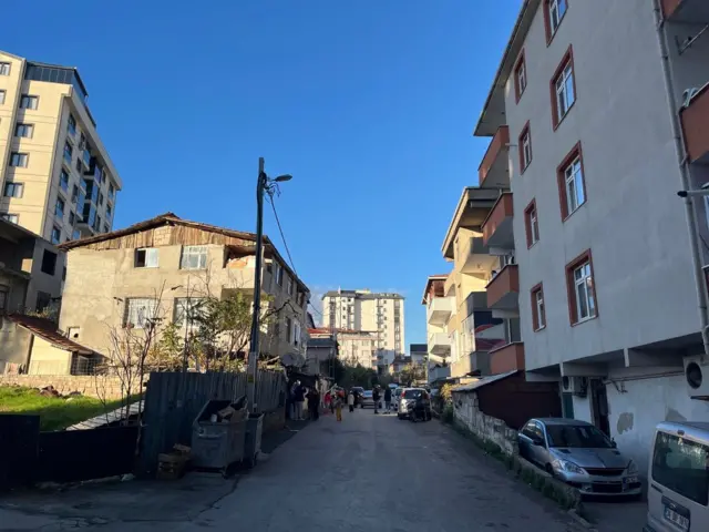 Pendik'teki, yangının yaşandığı sokaktaki evler
