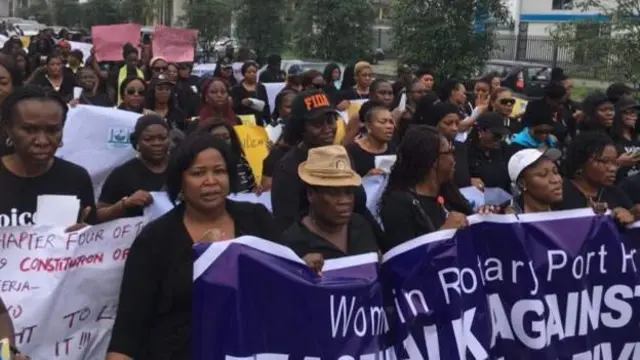 Des femmes ont défilé mercredi à Port Harcourt pour réclamer plus de protection