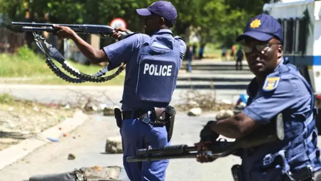 Le porte-parole de la police, Colonel Thembeka Mbhele, a confirmé a la BBC que cette tuerie s'est déroulée ce matin à 7h dans la ville de Ladysmith.