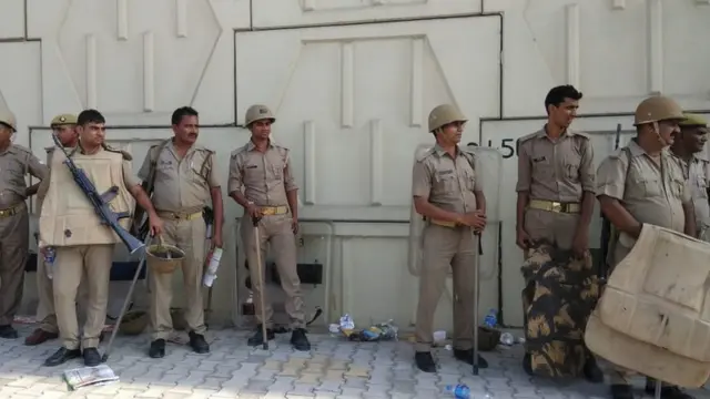 यात्रेत पोलिसांचा मोठा फौजफाटा तैनात करण्यात आला आहे.