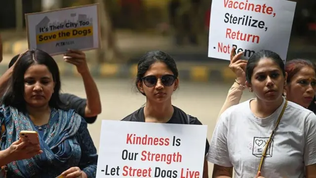 సుప్రీంకోర్టు అంతకుముందు ఉత్తర్వులకు వ్యతిరేకంగా ఆందోళన