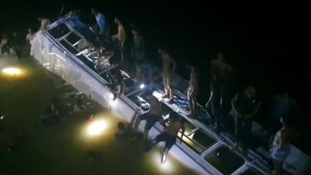 இலங்கை பேருந்து விபத்து