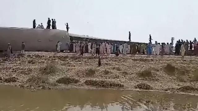 பாகிஸ்தானில் ரயில் விபத்து