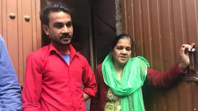 ਭਾਗੀਰਥੀ ਵਿਹਾਰ ਵਿੱਚ ਹਿੰਦੂ ਪਰਿਵਾਰ