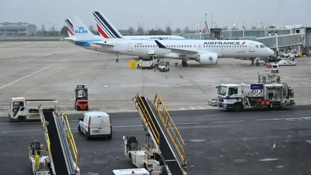 শার্ল দ্য গল এয়ারপোর্ট