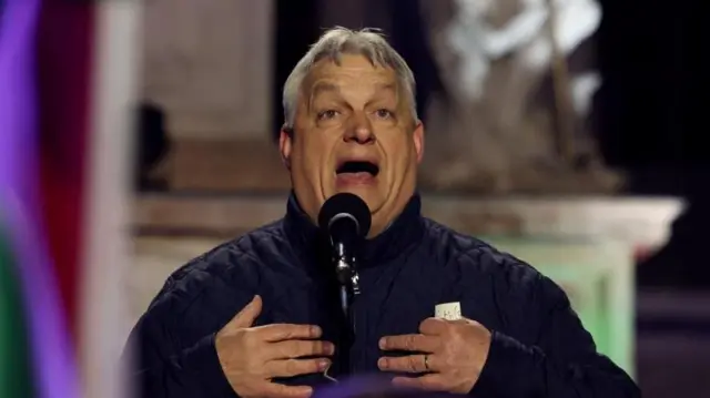 오르반, 3월 말 연설 도중 시위대의 야유에 동요하는 모습 보였다