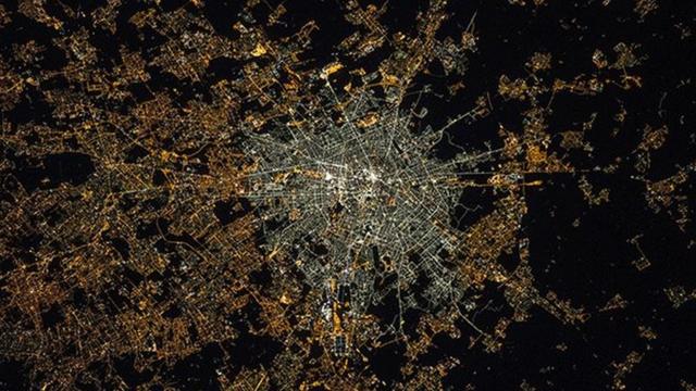 Ночной Милан со спутника