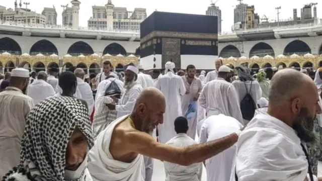 2016 में सऊदी अरब को हज से 12 अरब डॉलर की आमदनी हुई थी