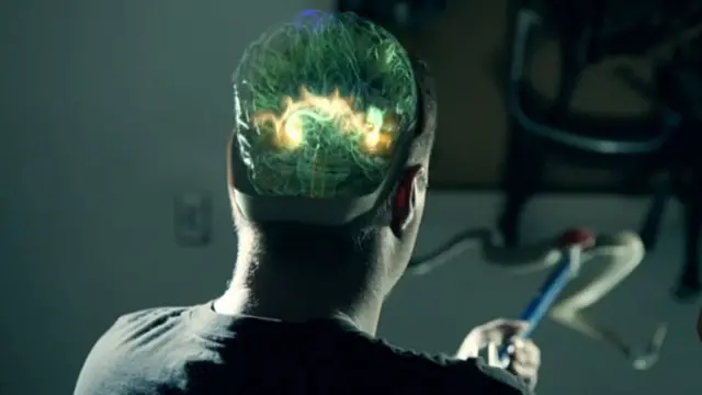 Cory con cerebro iluminado