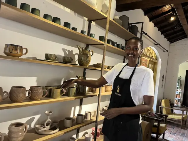 Winnie avuga ko ibi akora ari akazi gakomeye kandi abantu bakwiye kumenya agaciro kabyo