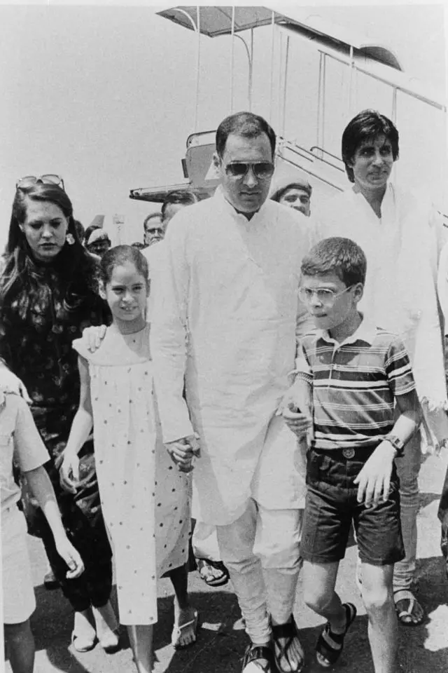 साल 1982 में राजीव, सोनिया, प्रियंका, राहुल और अमिताभ बच्चन