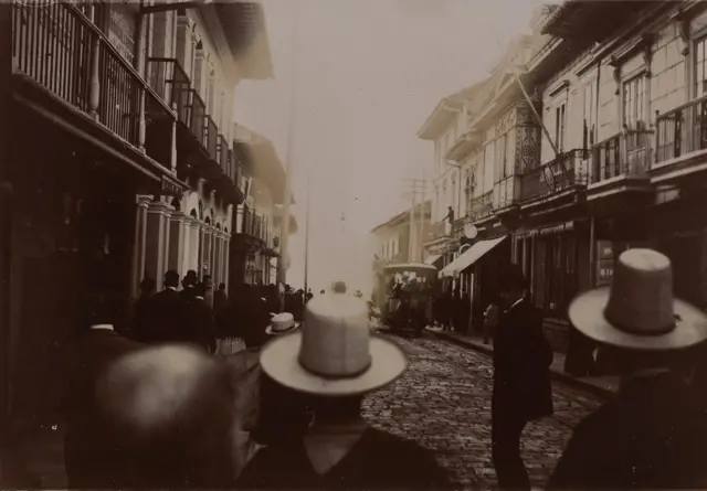 Consulado de los Estados Unidos, Calle Real, Bogotá
