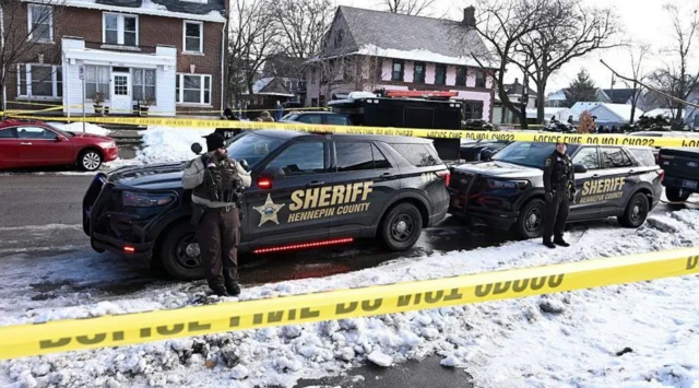 ਜਿੱਥੇ ਮਹਿਲਾ ਨੂੰ ਗੋਲ਼ੀ ਮਾਰੀ ਗਈ ਸੀ, ਪੁਲਿਸ ਨੇ ਉਸ ਥਾਂ ਨੂੰ ਘੇਰ ਰੱਖਿਆ ਹੈ