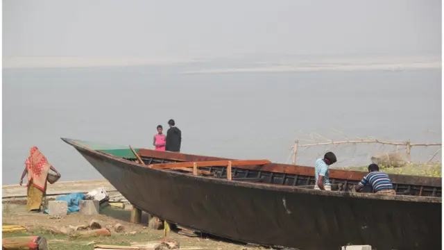 নদী ভাঙ্গন এখানকার মানুষের বড় উদ্বেগের কারণ