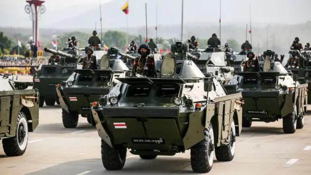 တပ်မတော်နေ့ အခမ်းအနားတွေမှာ ပြည်တွင်းထုတ်လက်နက်တွေရော ပြည်ပကဝယ်ယူထားတဲ့ လက်နက်တွေပါ ထုတ်ပြလေ့ရှိ