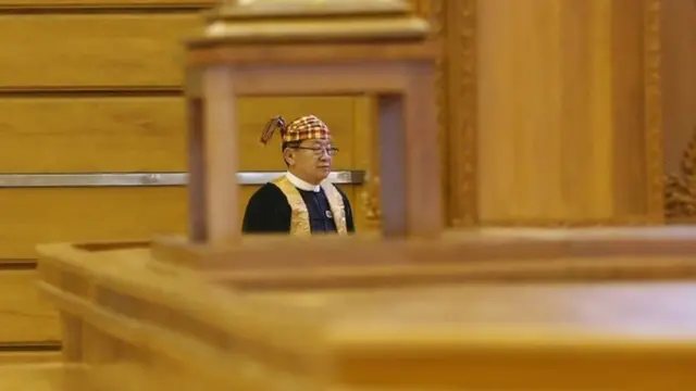 ဖွဲ့စည်းပုံ