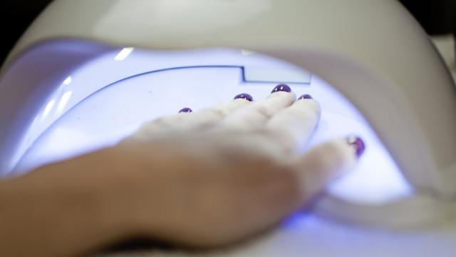 Gel nails: Investigation launched into gel polish allergic reactions